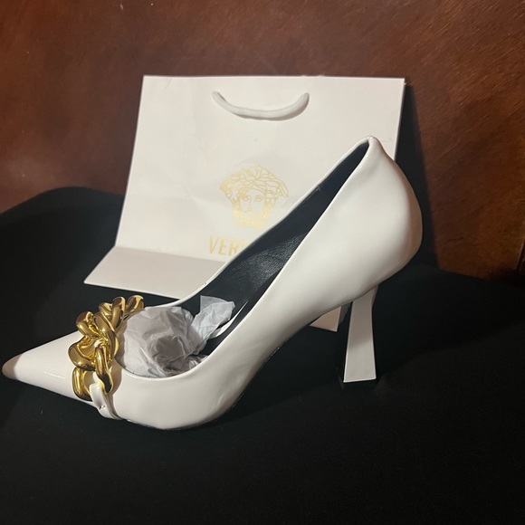 White women heels size 10